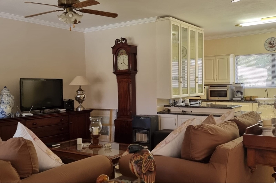 4 Bedroom Property for Sale in WestLake Country Safari Estate North West